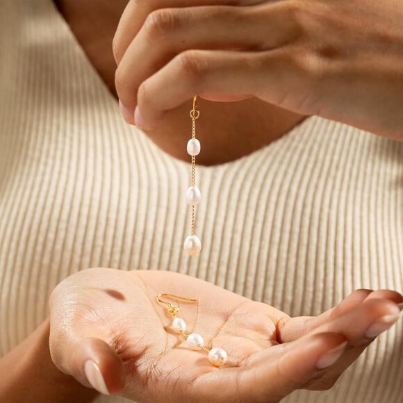 Women's White Pearl Drop Dangle Earrings Elegant Lightweight Casual Jewelry - Picture 7 of 7